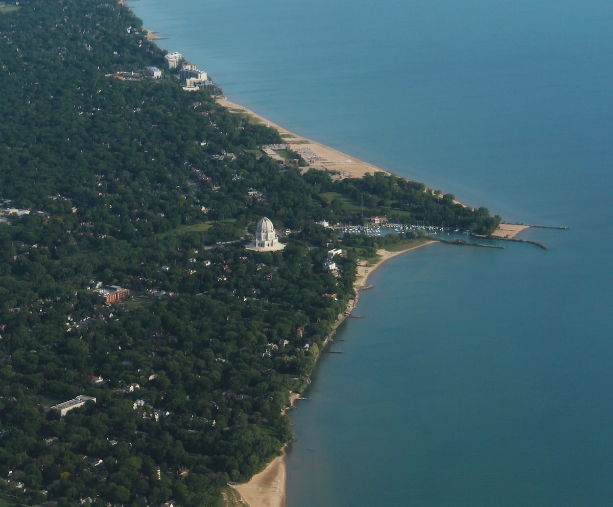 Gillson Beach and Wilmette Harbor beside Lake Michigan